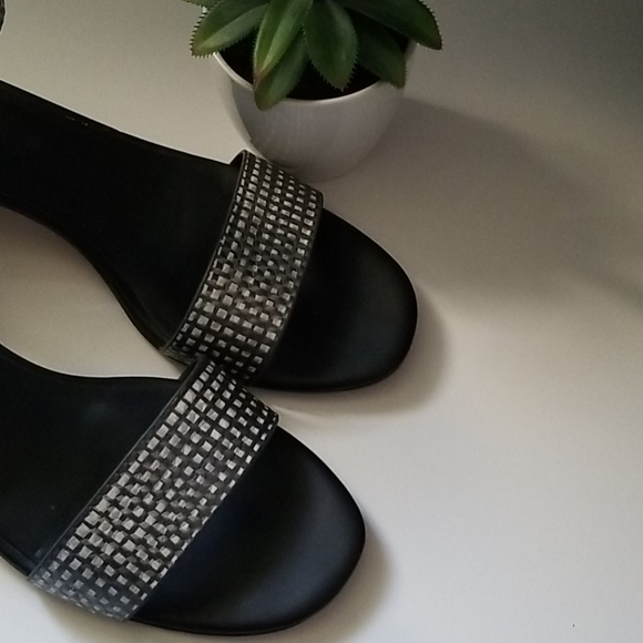 Vince Rita Block Heel Sandals - Picture 6 of 8